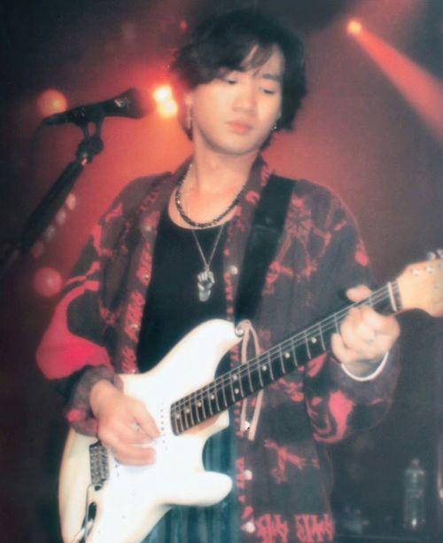 黄家驹逝世照片